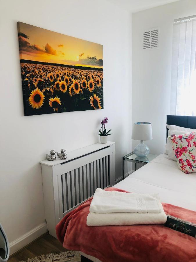 Апартаменты Super Location 2, 1Min Metro 10 Min From Camden Лондон Экстерьер фото